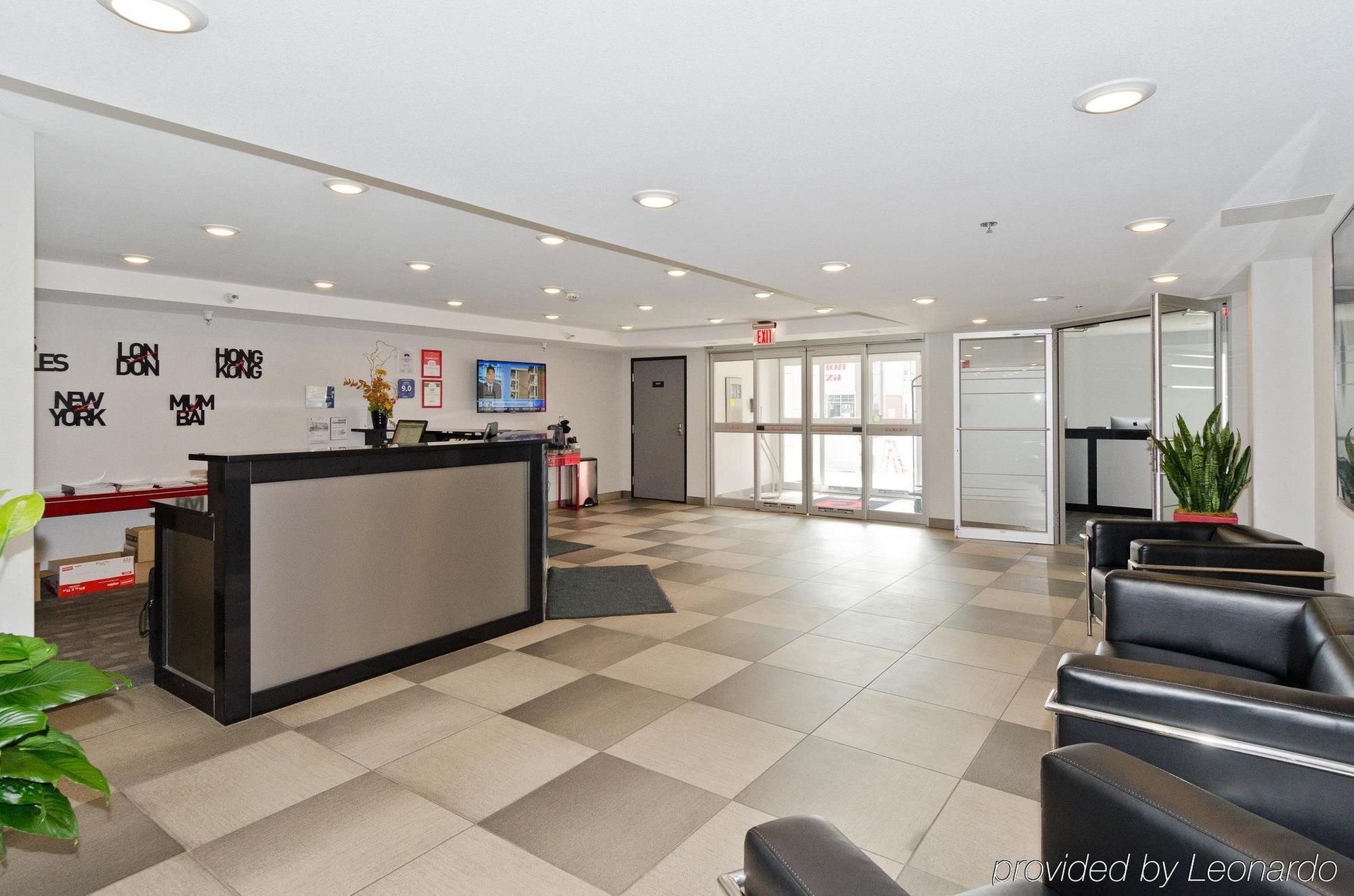 Hotel Elan YYC Exterior foto