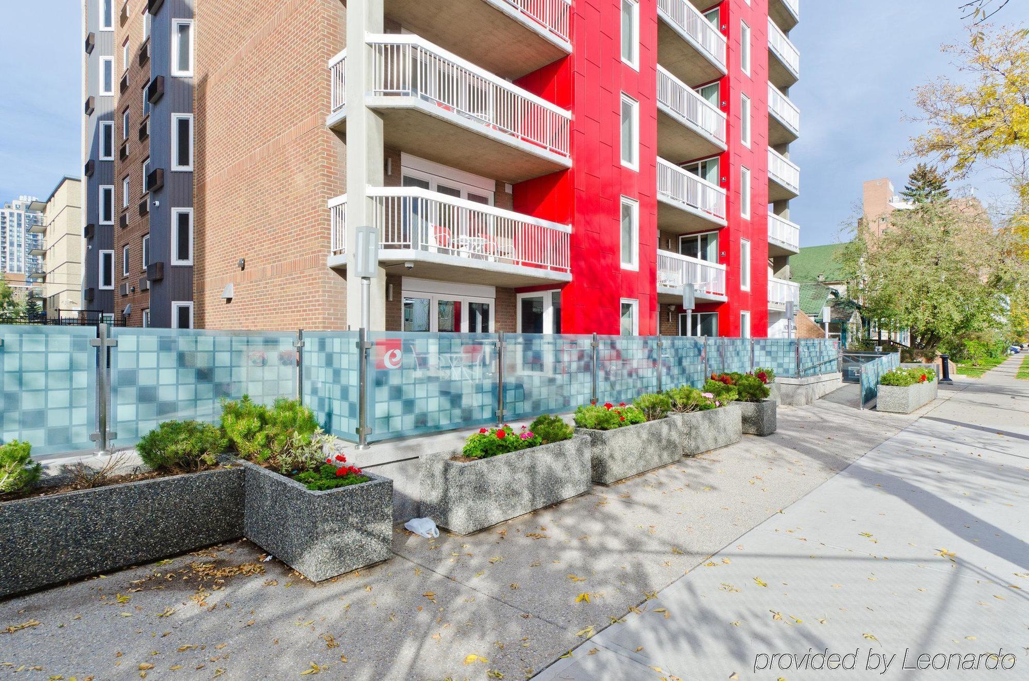 Hotel Elan YYC Exterior foto