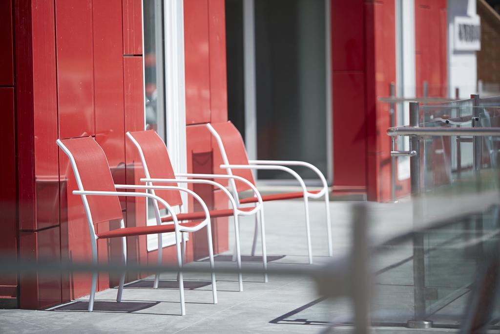 Hotel Elan YYC Exterior foto