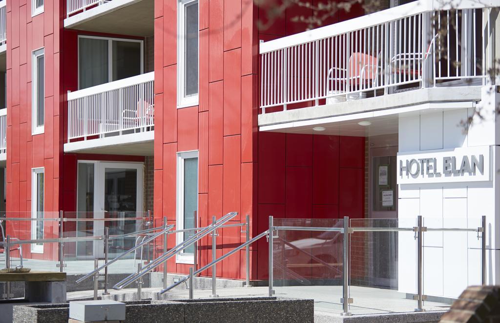 Hotel Elan YYC Exterior foto