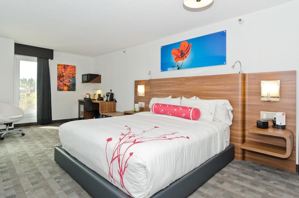 Hotel Elan YYC Exterior foto